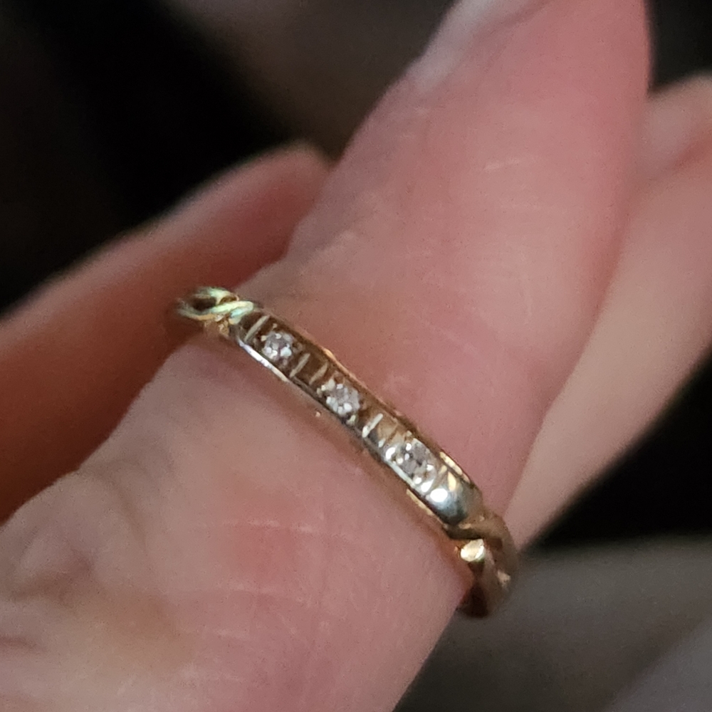 3 stone 14 18k gold band